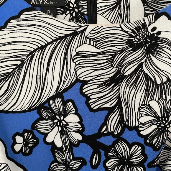 Alyx Blue and White Floral Mini Dress - Picture 10 of 10